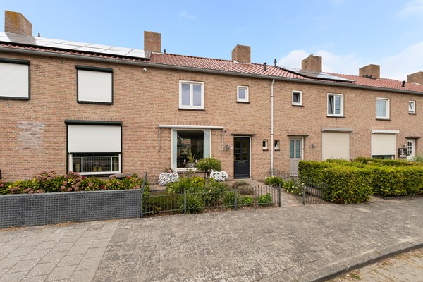 Foto - Verkocht onder voorbehoud: Wonen vlakbij het centrum van Klundert!